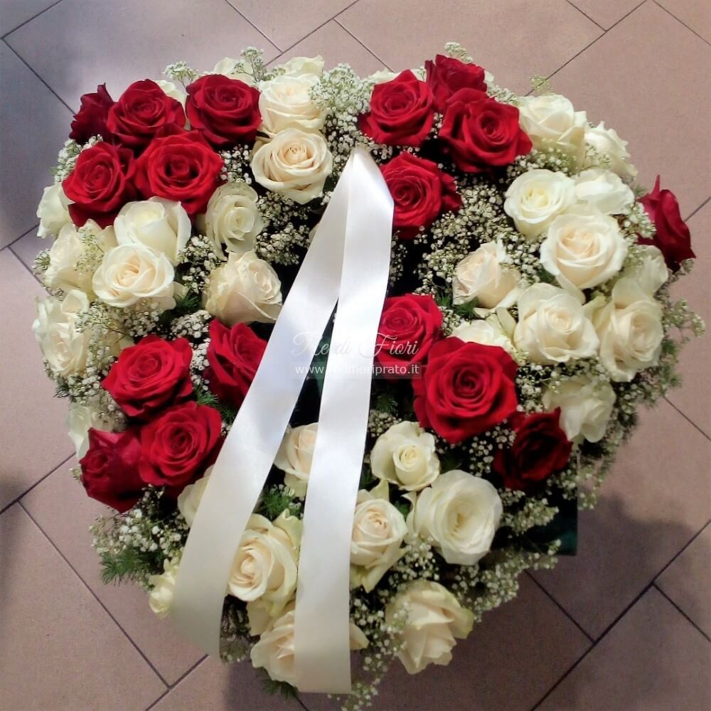 Cuore grande con Rose Rosse e Bianche Cuore grande con Rose Rosse e Bianche